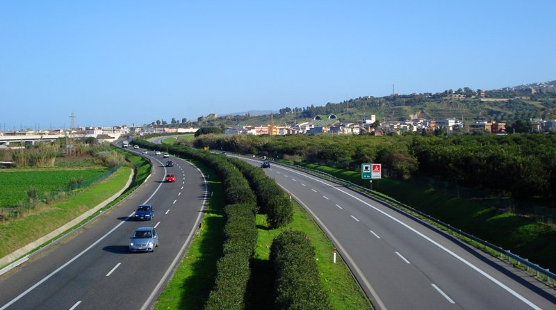 Nuovo asfalto sulla A20, fino al 22 giugno doppio senso tra Milazzo e Barcellona