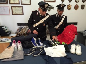 Materiale sequestrato fiera