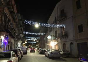 L’amministrazione ha “spento” il Natale. A rianimarlo sono i commercianti ed i cittadini