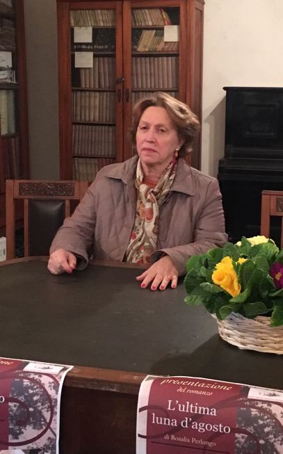 “L’ultima luna d’Agosto”, il romanzo di Rosalia Perlungo