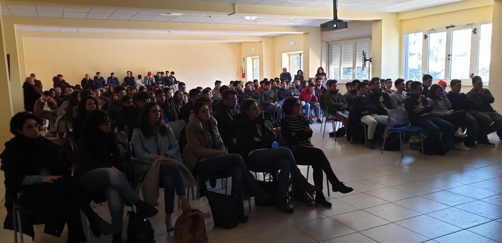 “Questo non è amore”. La Polizia di Stato incontra gli studenti dell’Itis Torricelli