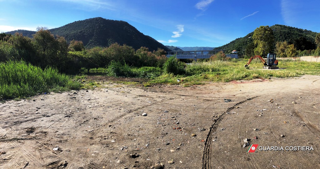 Area demaniale dissequestrata e bonificata. Attività della Guardia Costiera.