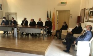 Covid, le richieste dei sindaci. Tamponi processati all’ospedale e più Usca per i pazienti.