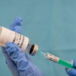 Vaccini, tre giorni di porte aperte agli over 18 con AstraZeneca
